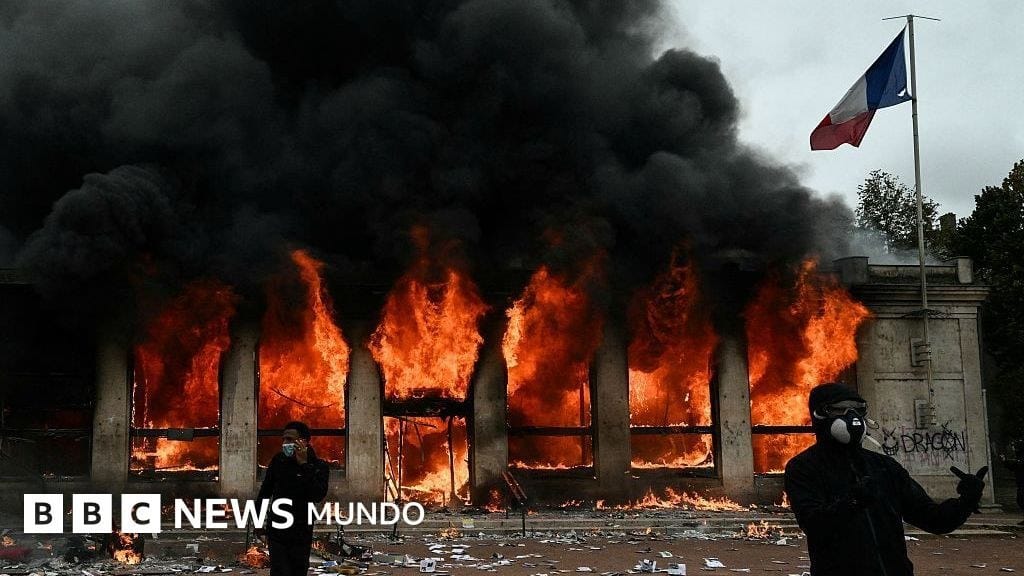 Francia: más de 270 detenidos en protestas por educación y costo de vida