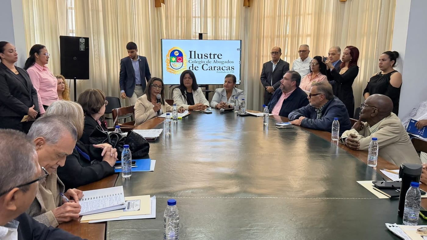 Abogados y opositores discuten reforma judicial y reinstitución del TSJ