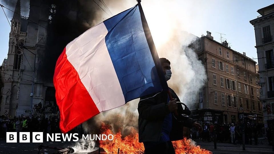 Francia mira una deuda que puede crecer sola