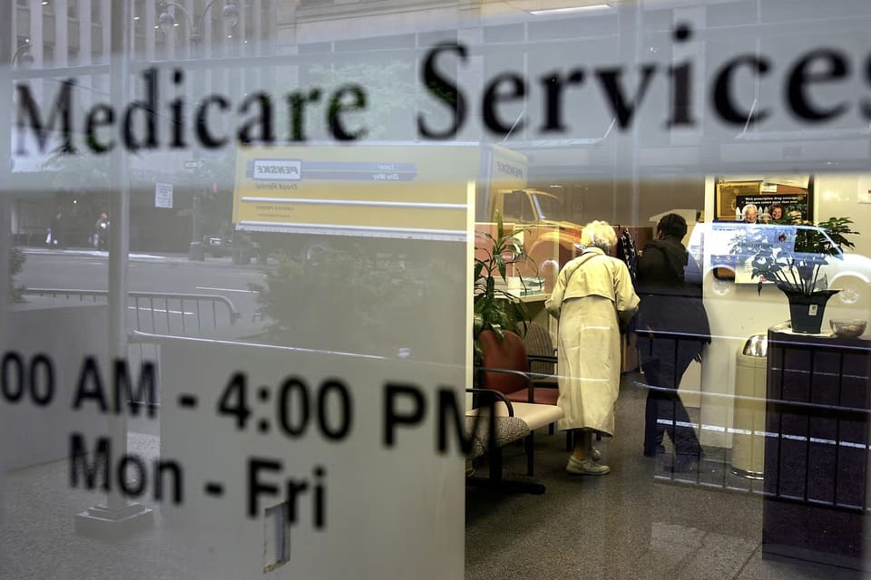 Medicaid deja fuera a miles de inmigrantes con estatus legal