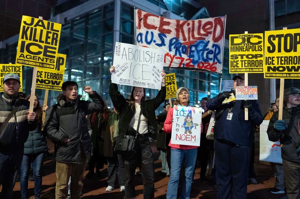 Jueza evalúa si agente de ICE irá a tribunal estatal o federal